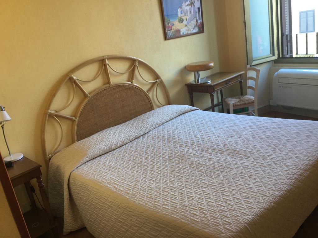 Hotel Touring Рим Екстер'єр фото